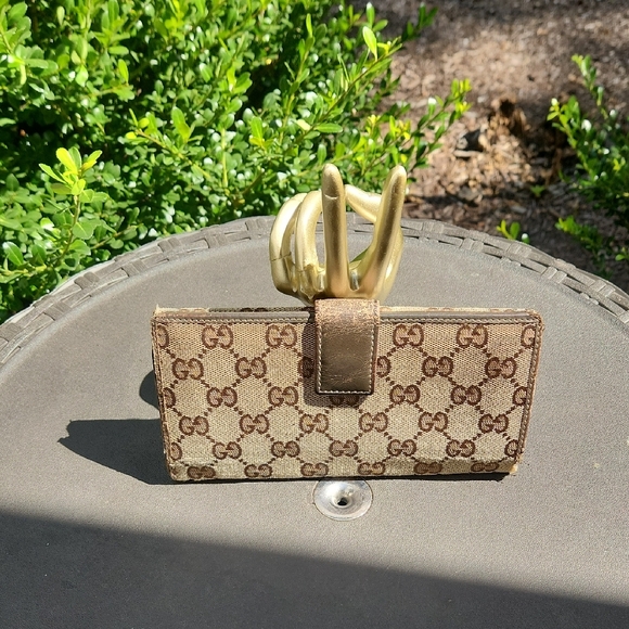 Gucci Vintage GG Monogram Wallet - Picture 5 of 10